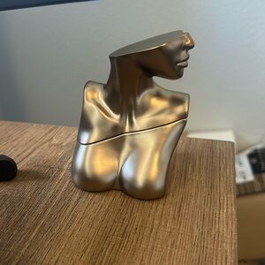 New in Box Eilish Billie Eilish Eau de Parfum 1oz